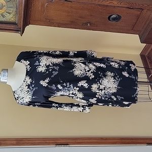 Signature by Robbie Bee black  floral dress NWT size medium